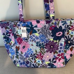 NWT!! Vera Bradley Grand Tote in Bengal Lily